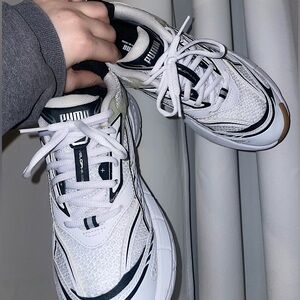PUMA VELOPHASIS White and Black Sneakers